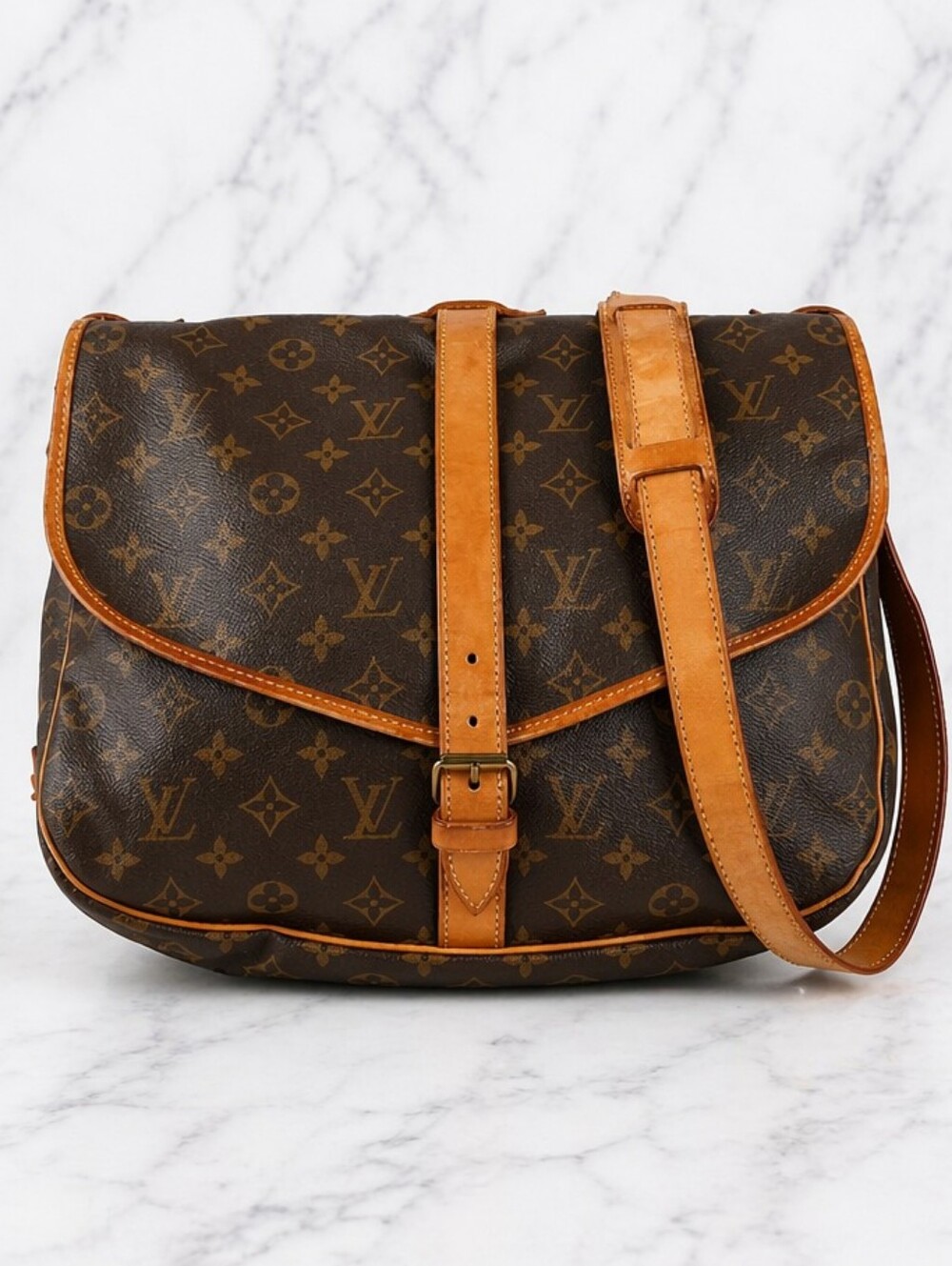 Louis Vuitton Saumur 35 messenger bag With Vachetta Trim